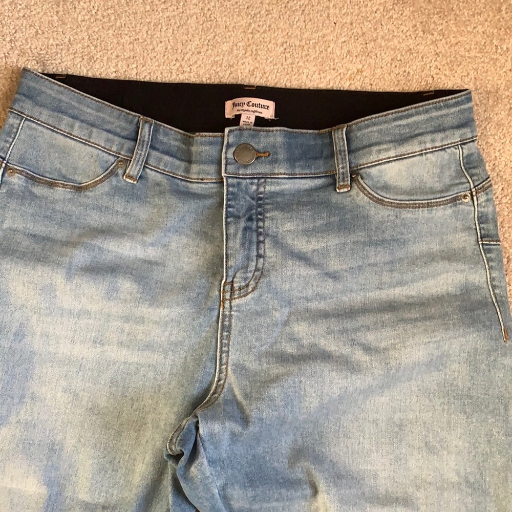 Juicy couture light wash Capris